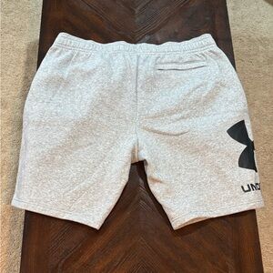 Under Armour Men's Light Gray Athletic Shorts